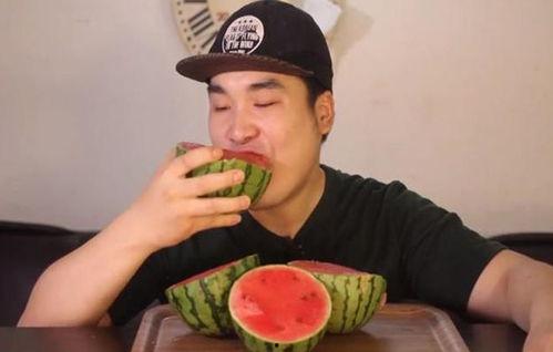 网红事件吃瓜,揭秘吃瓜群众的狂欢与反思